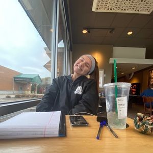 Meet your Posher, Emily